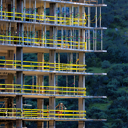 NextGen Tensioned WebRail™ - Construction site with wqorker