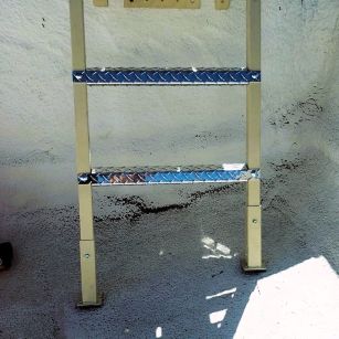 3-Piece Parapet Ladder Safety-Dock on Uneven Roof