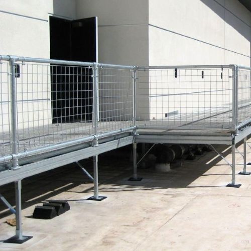 Racking Top Platform Railing NextGen Custom Railing™ - Top Mounted